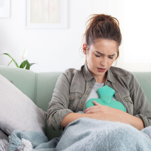 Senatul a aprobat o zi liberă plătită pe lună pentru femeile cu endometrioză