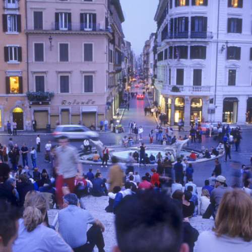 Italia înăsprește condițiile pentru cetățenie, afectați mulți români și copii născuți în țară