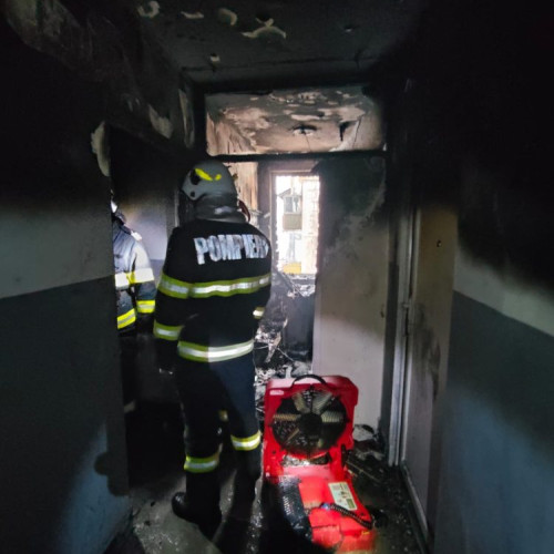 Incendiu într-o garsonieră din Borșa: pompierii au evacuat șapte persoane