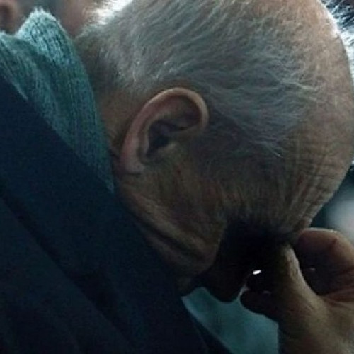 Tânăr din Tășnad reținut după ce a agresat un bărbat și i-a furat bani