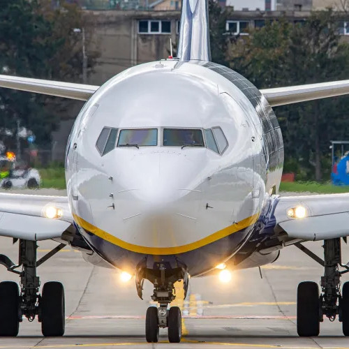 Ryanair reduce rutele către Cluj-Napoca și Iași din cauza creșterii taxelor aeriene belgiene