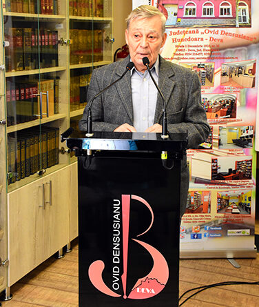 Profesorul Mihai Petre lansează noul volum „Recitiri și rescrieri” la Biblioteca Județeană Hunedoara