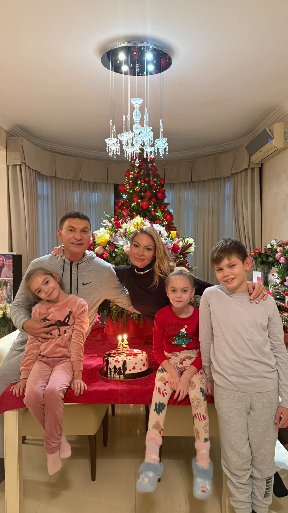 Valentina Pelinel a sărbătorit 45 de ani într-un cadru intim, alături de familie