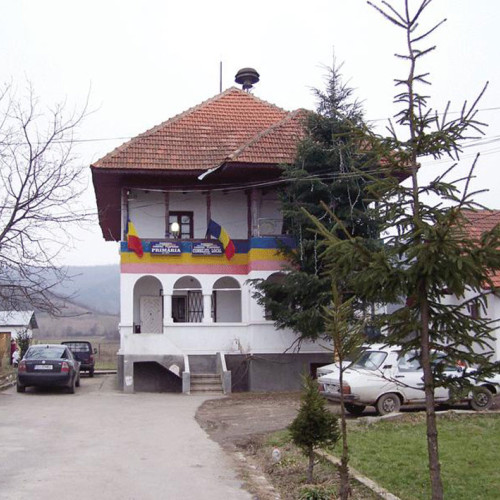 Reluarea lucrărilor la branșarea rețelei de canalizare în comuna Plopșoru