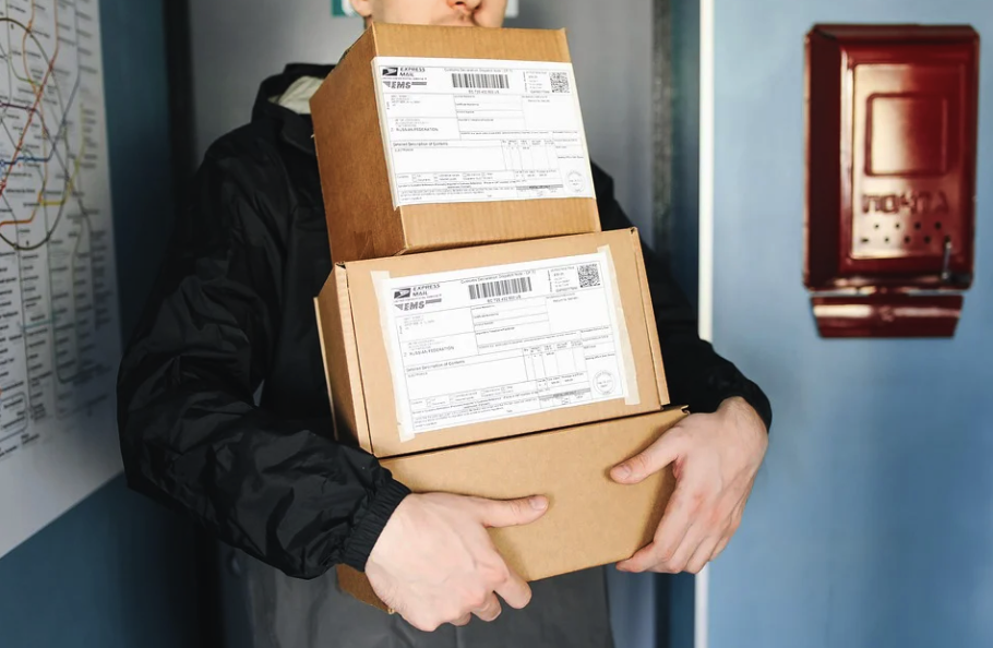 ITM Sibiu a sancționat 12 firme de curierat pentru nereguli privind munca și siguranța