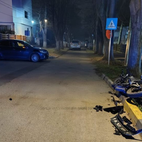 Doi răniți grav după coliziunea dintre motocicletă și autoturism la Tecuci