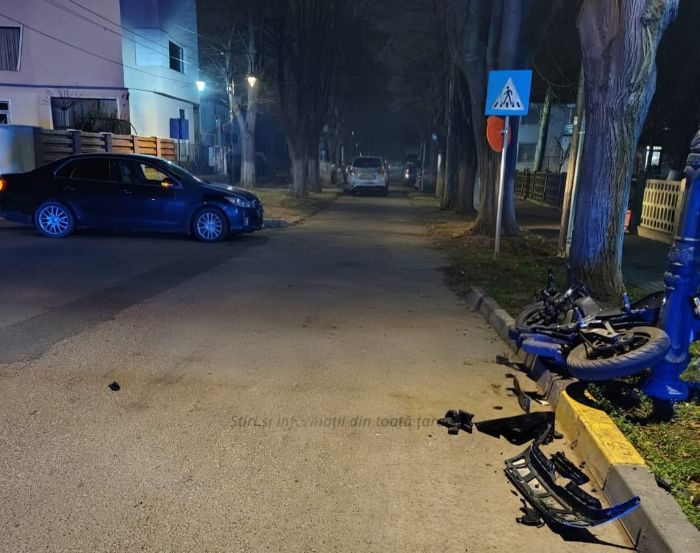 Doi răniți grav după coliziunea dintre motocicletă și autoturism la Tecuci
