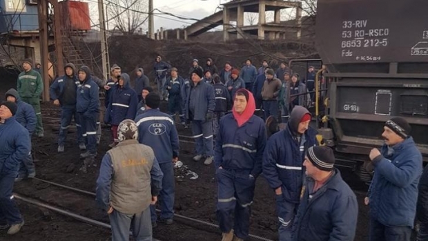 Minerii din Complexul Oltenia amenință cu proteste din cauza lipsei voucherelor de vacanță