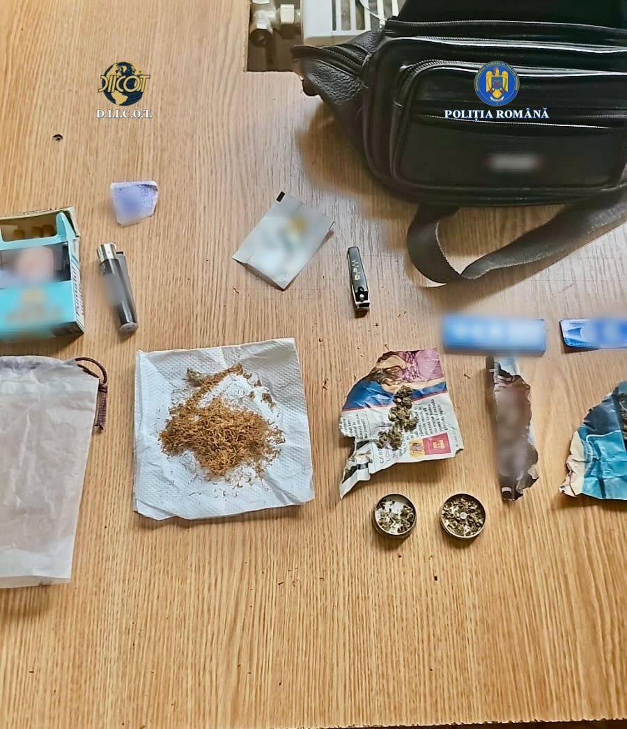 Bărbat prins în flagrant vânzând droguri într-un liceu din Târgoviște