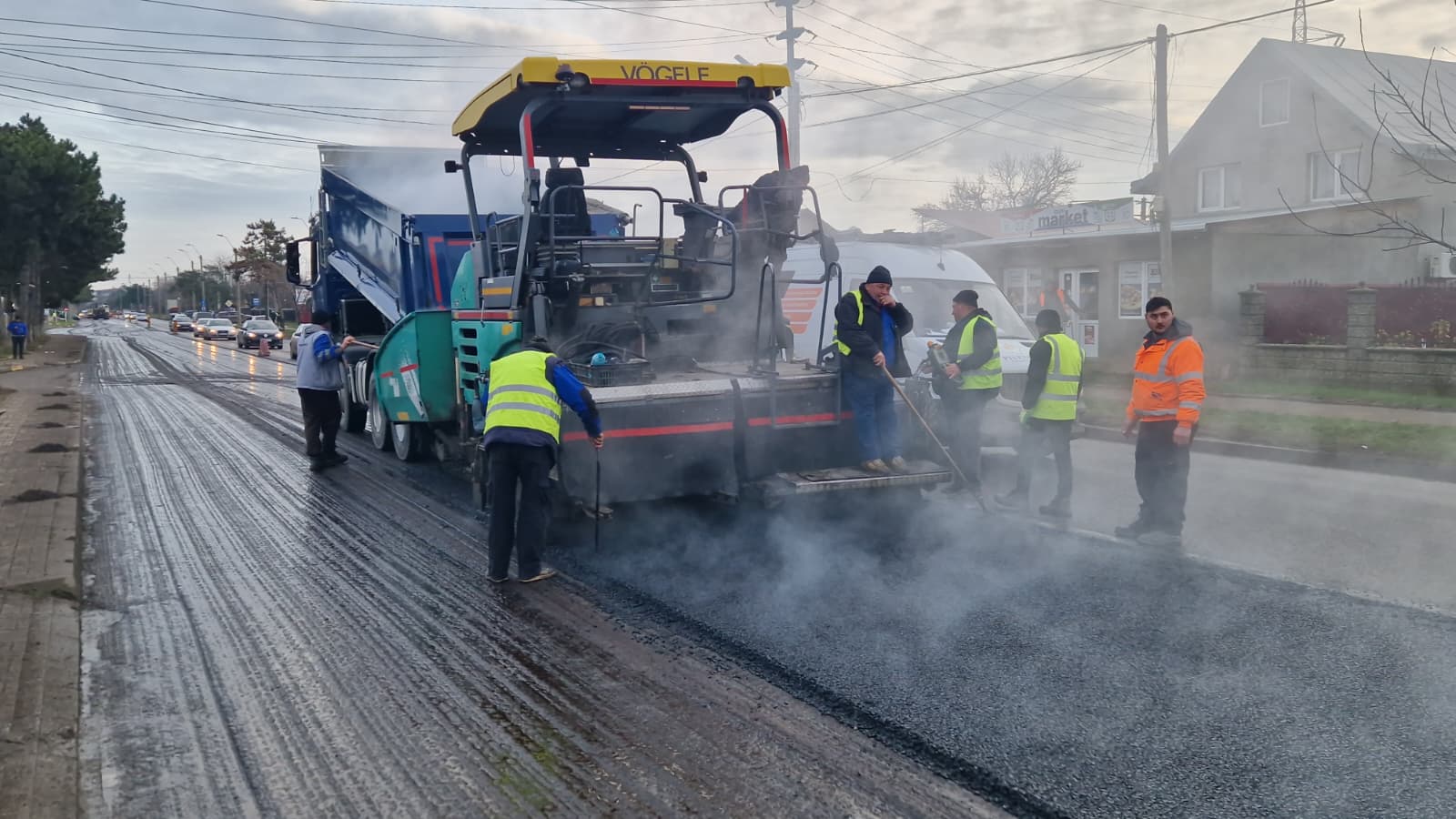 Începe asfaltarea pe Calea Națională din Botoșani cu trei sensuri giratorii noi