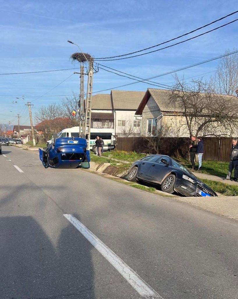 Două autoturisme implicate într-un accident pe DN 67B, Sinești, Vâlcea