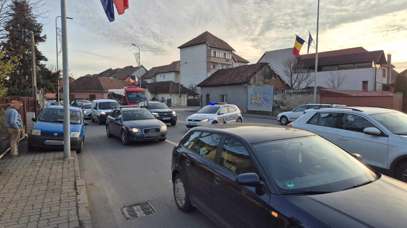 Accident rutier în Alba Iulia, trafic îngreunat la intersecția Calea Moților cu Bulevardul Horea