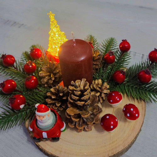 Mămică din Botoșani vinde ornamente de Crăciun pentru tratamentul fiului cu autism