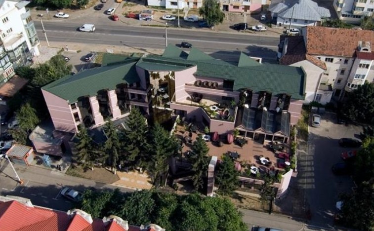 Hotelul Miorița din Botoșani ar putea fi demolat pentru un proiect modern