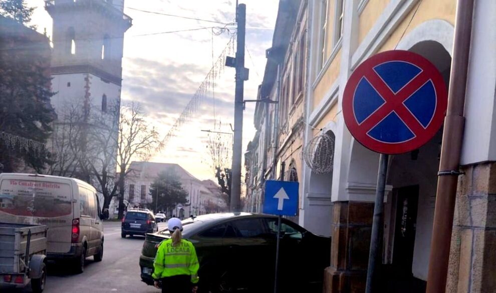 Au fost instalate semne noi de oprire interzisă pe strada Dornei și în ansamblul Sugălete