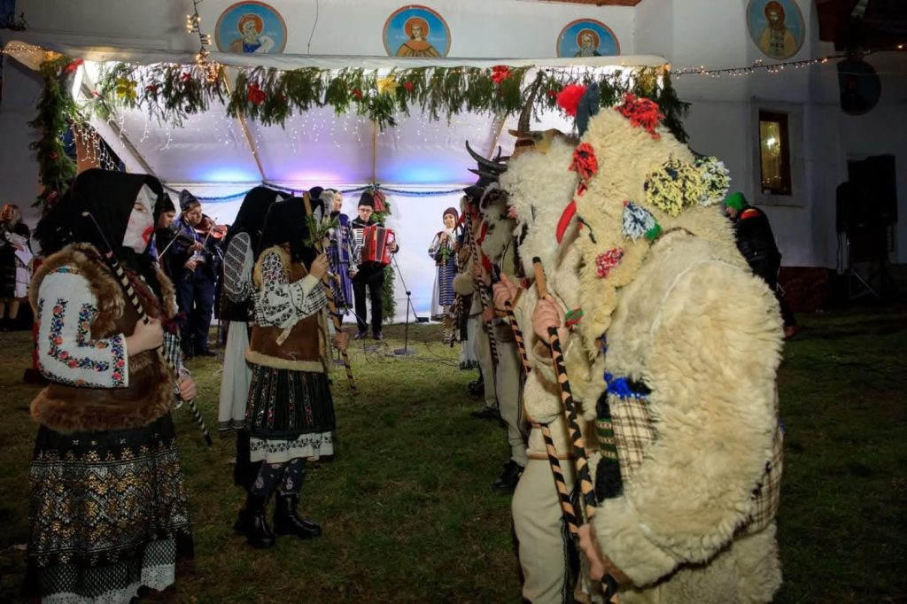 Târgu Jiu găzduiește trei zile dedicate obiceiurilor tradiționale de iarnă