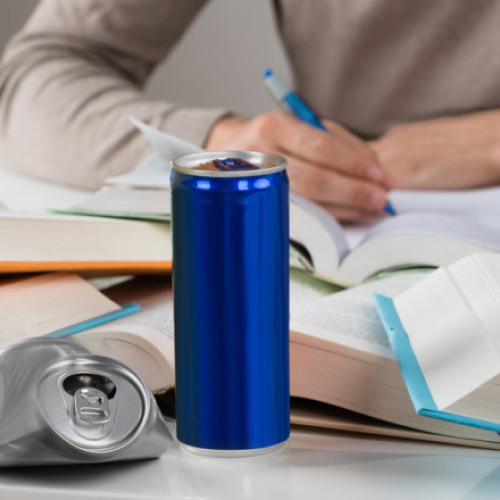 Medici britanici avertizează asupra pericolelor băuturilor energizante după un accident vascular