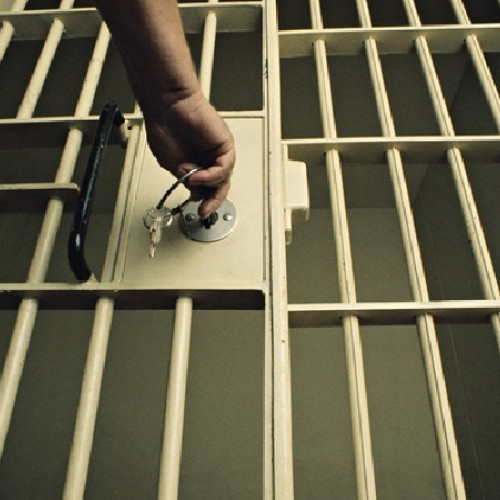 Doi tineri și un bărbat reținuți la Târgu-Neamț pentru infracțiuni judiciare