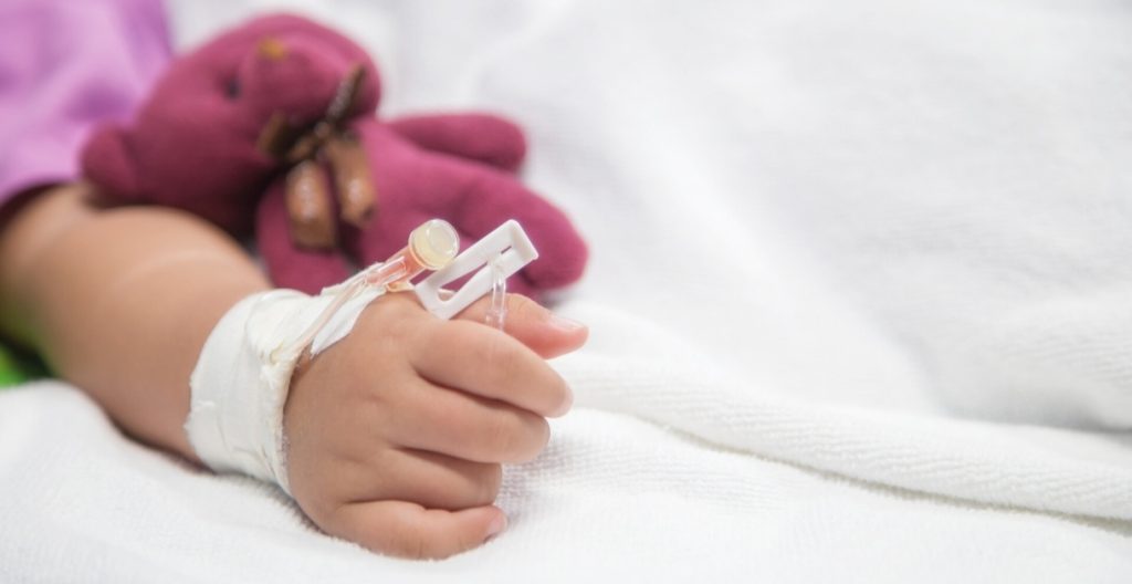 Băiat de 14 ani din București internat după agresiuni repetate ale mamei vitrege