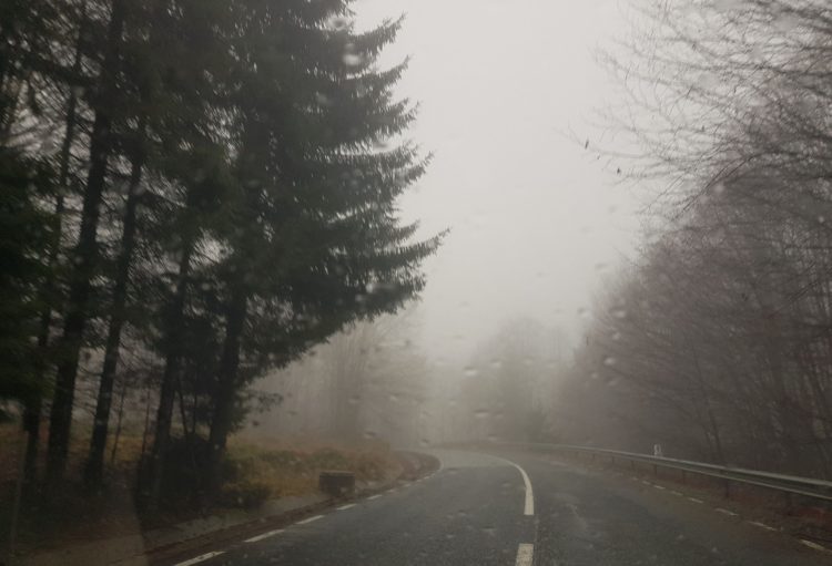 Cod galben de ceață în mai multe localități din județul Maramureș