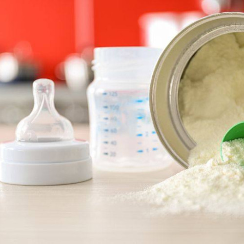 Rechemare urgentă a unor loturi de lapte praf pentru sugari de la Auchan, Selgros și Kaufland