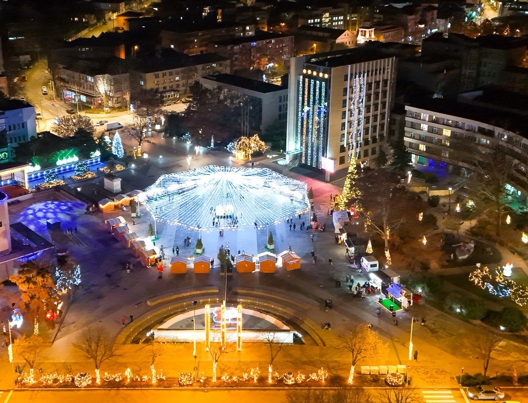 Jandarmii tulceni asigură ordinea la târgul de Crăciun 2025 din Piața Civică