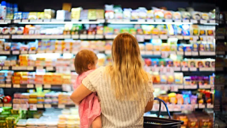 Nestlé retrage voluntar loturi de lapte praf din cauza riscului de intoxicație