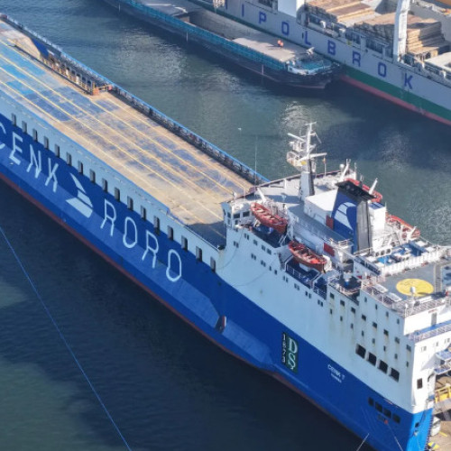 O navă turcă avariată în urma unui atac aerian rus lângă Odesa