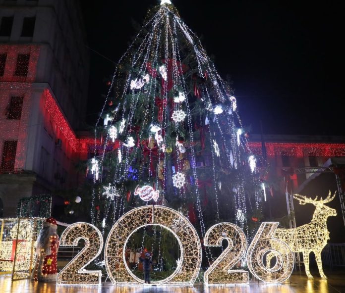 Spectacole de colinde și tradiții de iarnă în Piața Unirii din Focșani