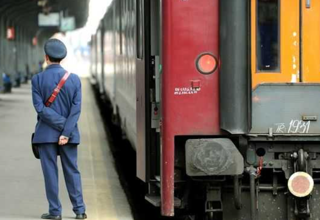 Guvernul prelungește facilitățile la transport pentru veterani și pensionari până în 2026