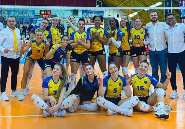 CSM Corona Brașov se impune clar în deplasare la Cluj și rămâne în topul Diviziei A1