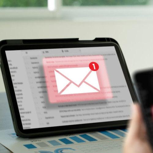 Atacuri de phishing pe TikTok și fraude în mesajele de sărbători, avertizează specialiștii