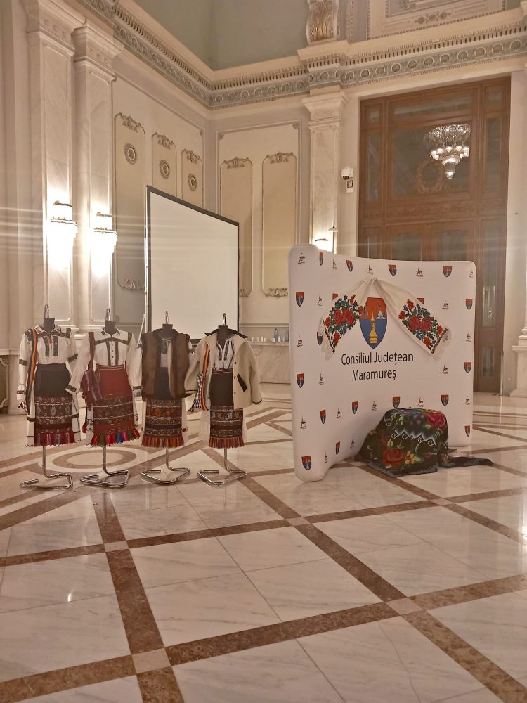 Meșterii din Maramureș prezintă tradițiile locale la Palatul Parlamentului