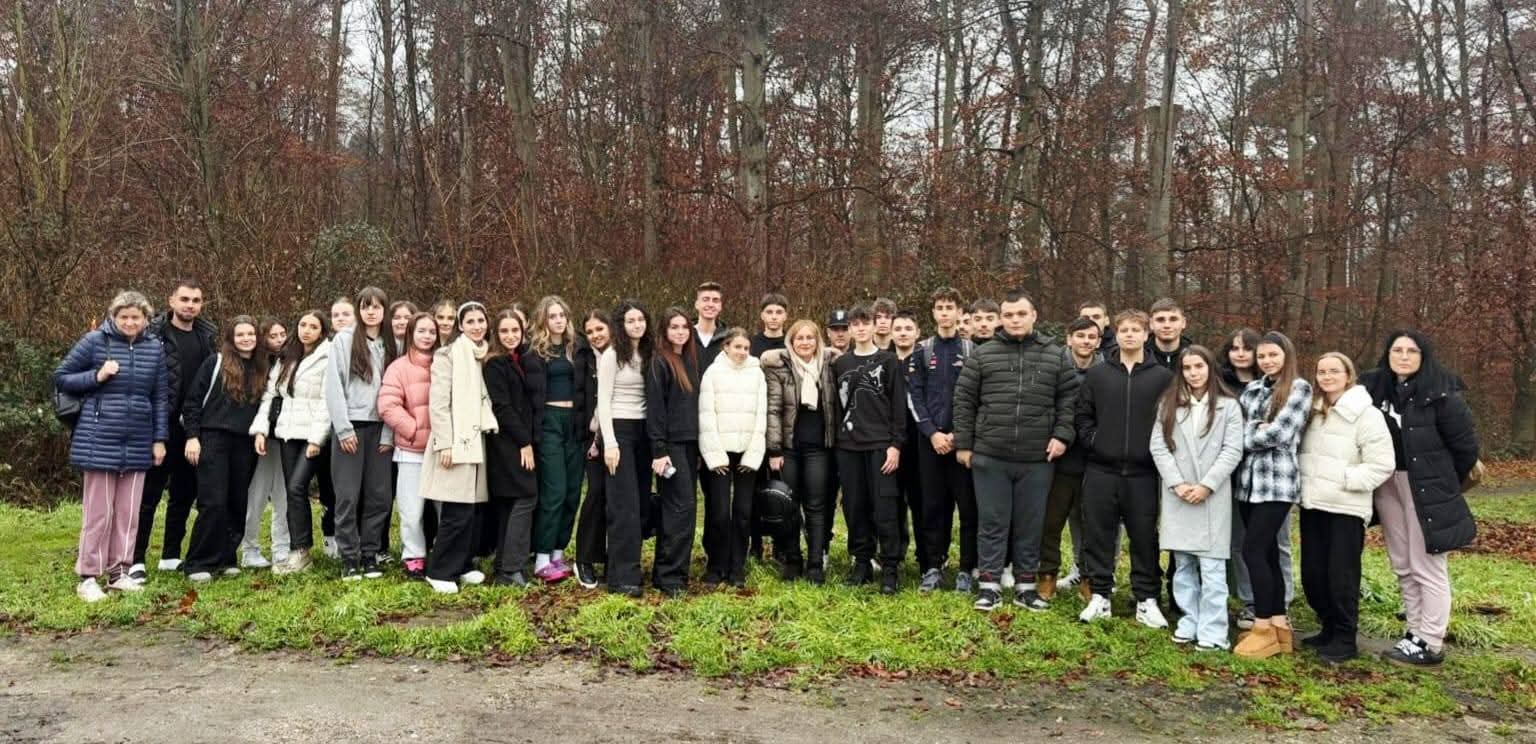 Liceul Novaci a început mobilitatea Erasmus+ în Franța cu 35 de elevi