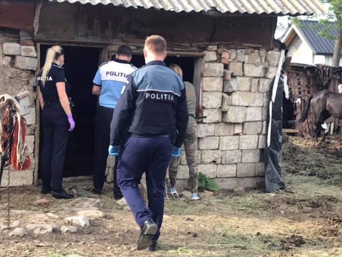 O femeie din Suceava, găsită spânzurată în șură
