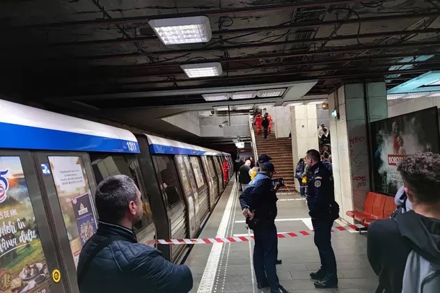 Femeie lovită de metrou la o stație din Capitală; intervenție dificilă la fața locului