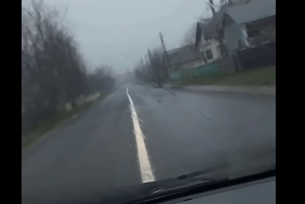 Drumul județean DJ 291D din Botoșani are linie continuă pe toată lungimea, deși e aproape drept