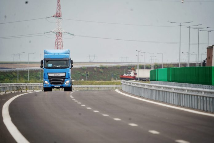 Guvernul aprobă o schemă pentru compensarea accizei la motorină în transporturile rutiere