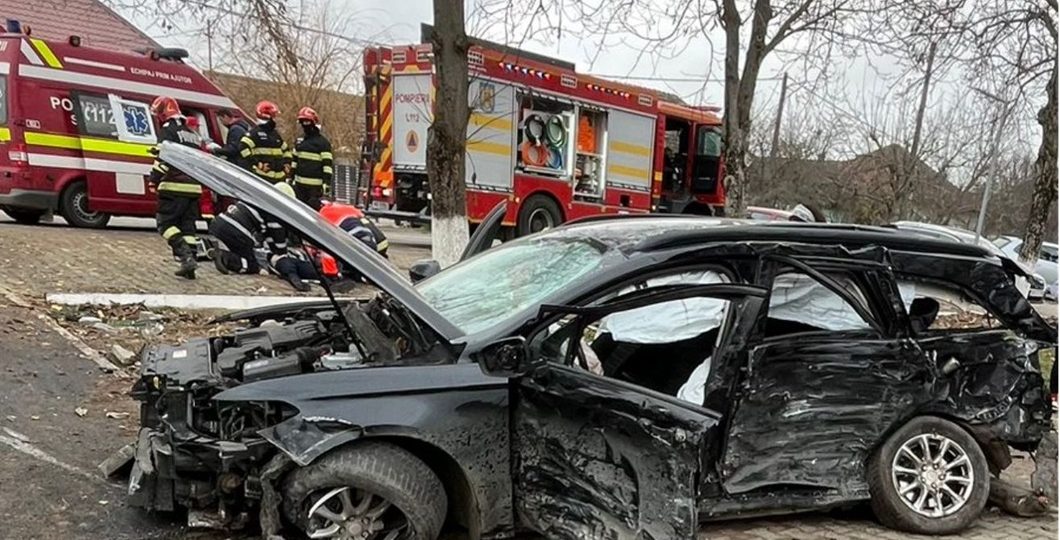 Un tânăr a murit într-un accident între un camion și un autoturism în Șicula