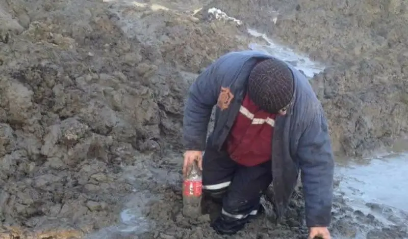 Drumurile pline de noroi complică munca minerilor de la Complexul Energetic Oltenia