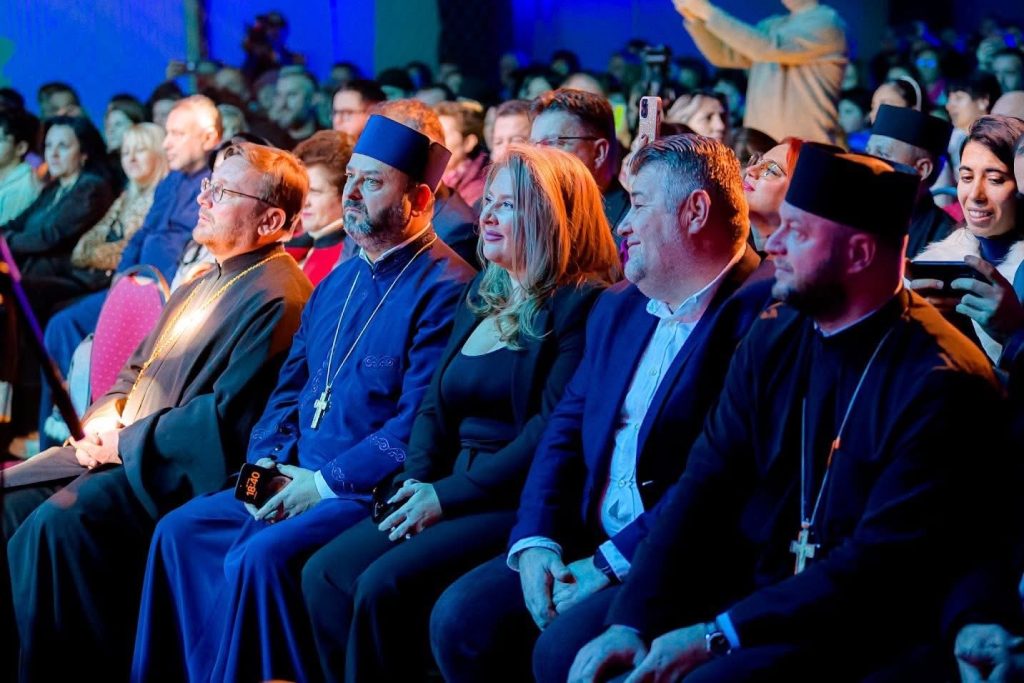 Prefectul Argeșului a participat la concertul caritabil de Crăciun de la Parohia Micești