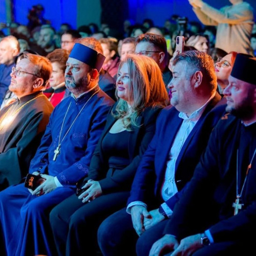 Prefectul Argeșului a participat la concertul caritabil de Crăciun de la Parohia Micești