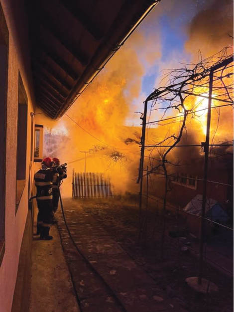 Pompierii din Prahova avertizează asupra riscurilor folosirii necorespunzătoare a afumătorilor