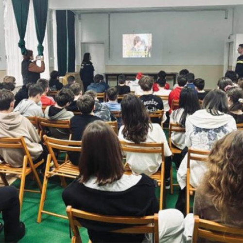 Peste o mie de acţiuni derulate în instituţiile de învăţământ din ţară- inclusiv din Prahova – pentru siguranţa în mediul şcolar
