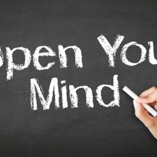 Creierul reține mai bine sursa opiniilor decât pe cea a faptelor, spun cercetătorii