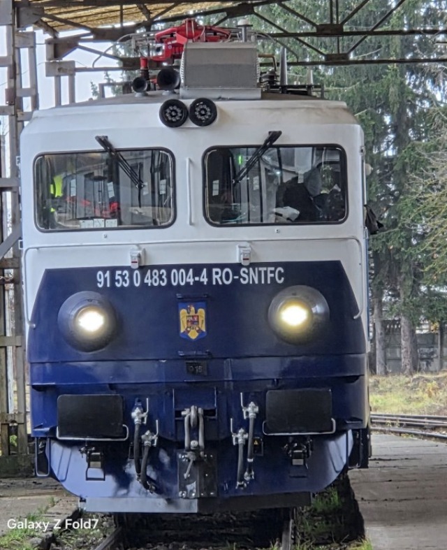 Locomotiva electrică EC 004, aproape de finalizare la Brașov, urmează testele la Gara de Nord