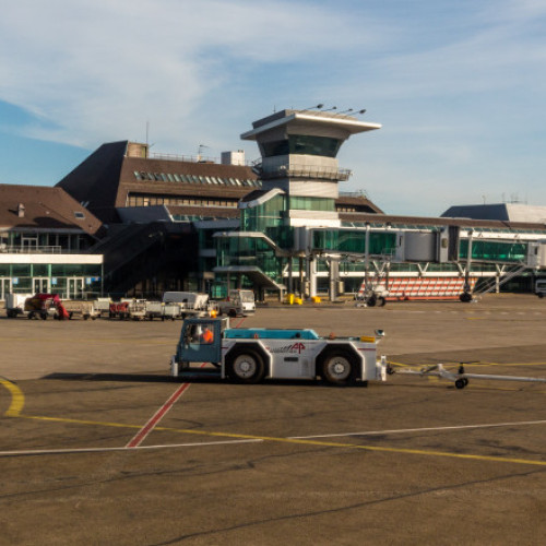 Incident de securitate la aeroportul din Strasbourg blochează pasageri în avioane