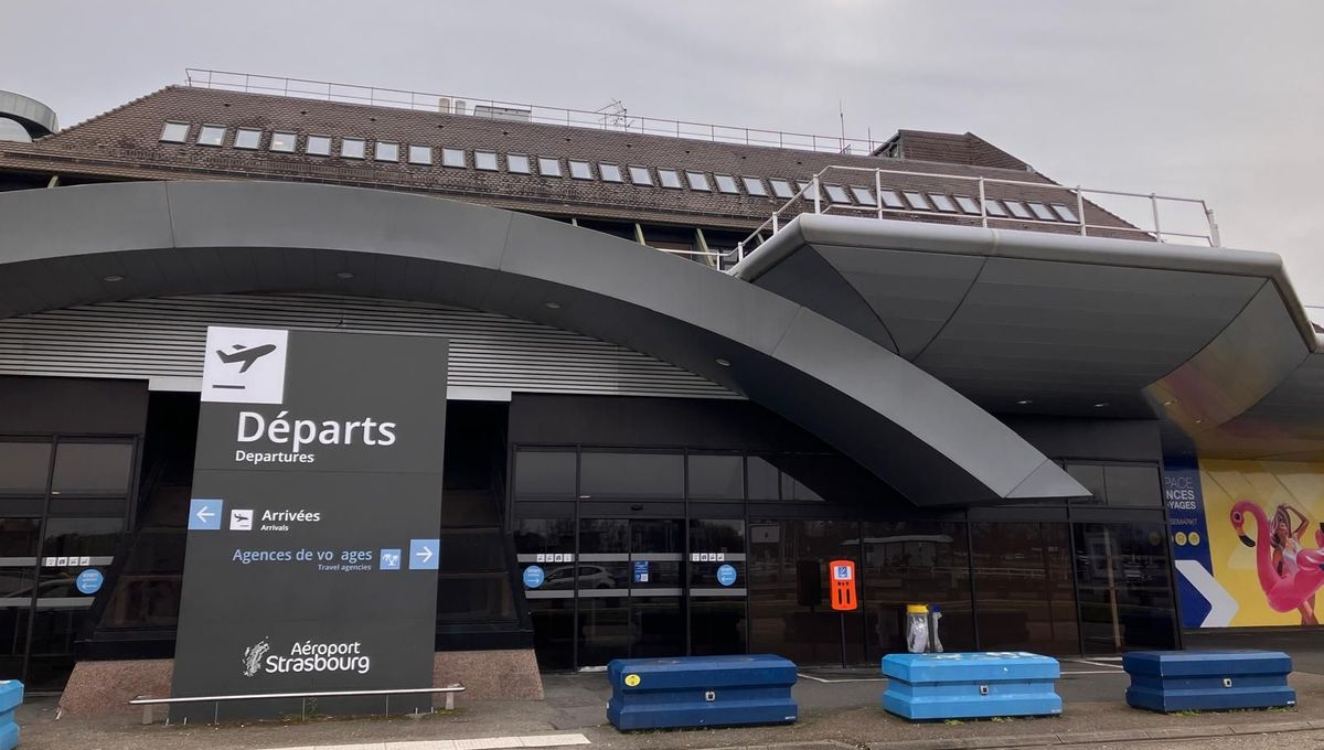 Alertă de securitate pe aeroport blocând avionul cu europarlamentari români spre Strasbourg