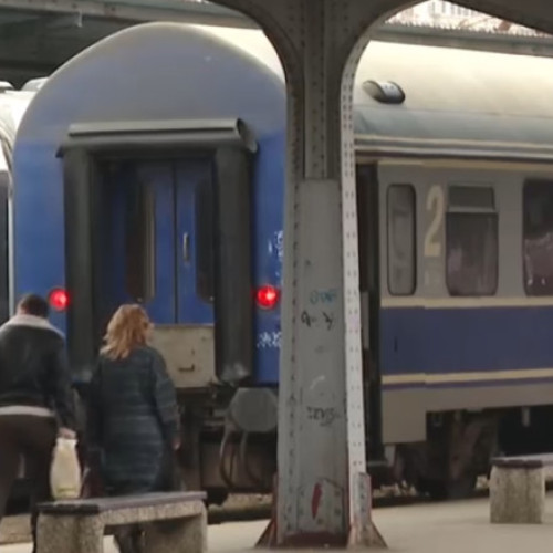 Biletele de tren s-au scumpit cu 10% la toți operatorii, inclusiv pe rutele București-Cluj și București-Brașov