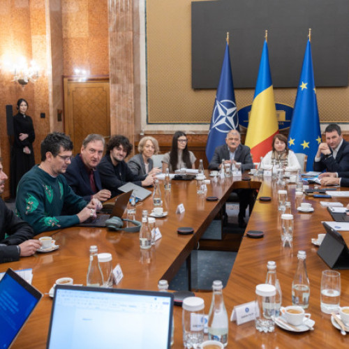 Premierul Ilie Bolojan discută cu artiștii despre modificarea legislației drepturilor de autor